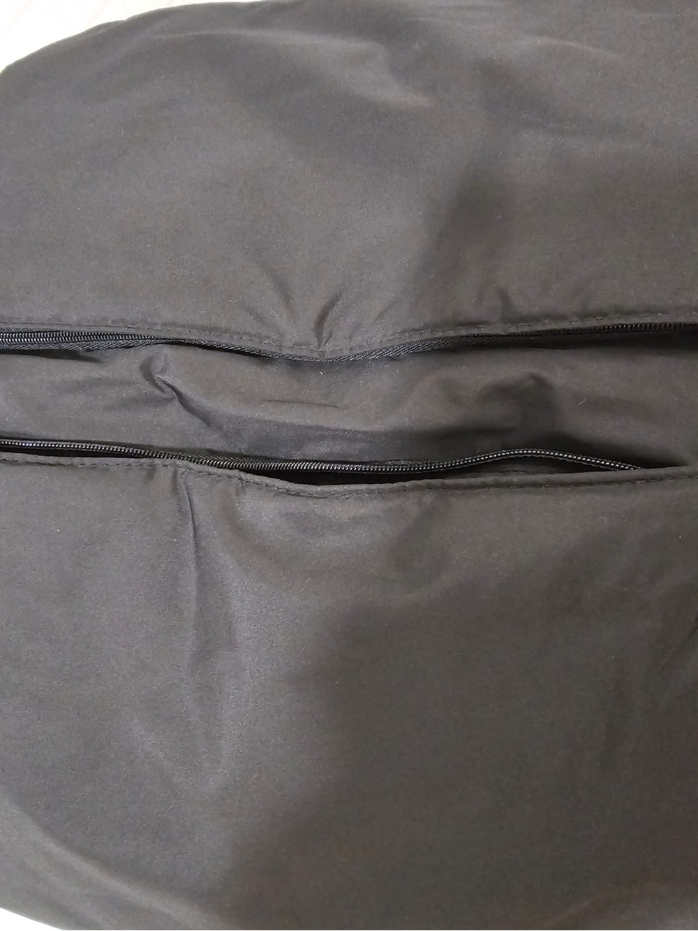Authentic CHANEL Beauté puffy cosmetic/travel bag - Picture 10 of 10
